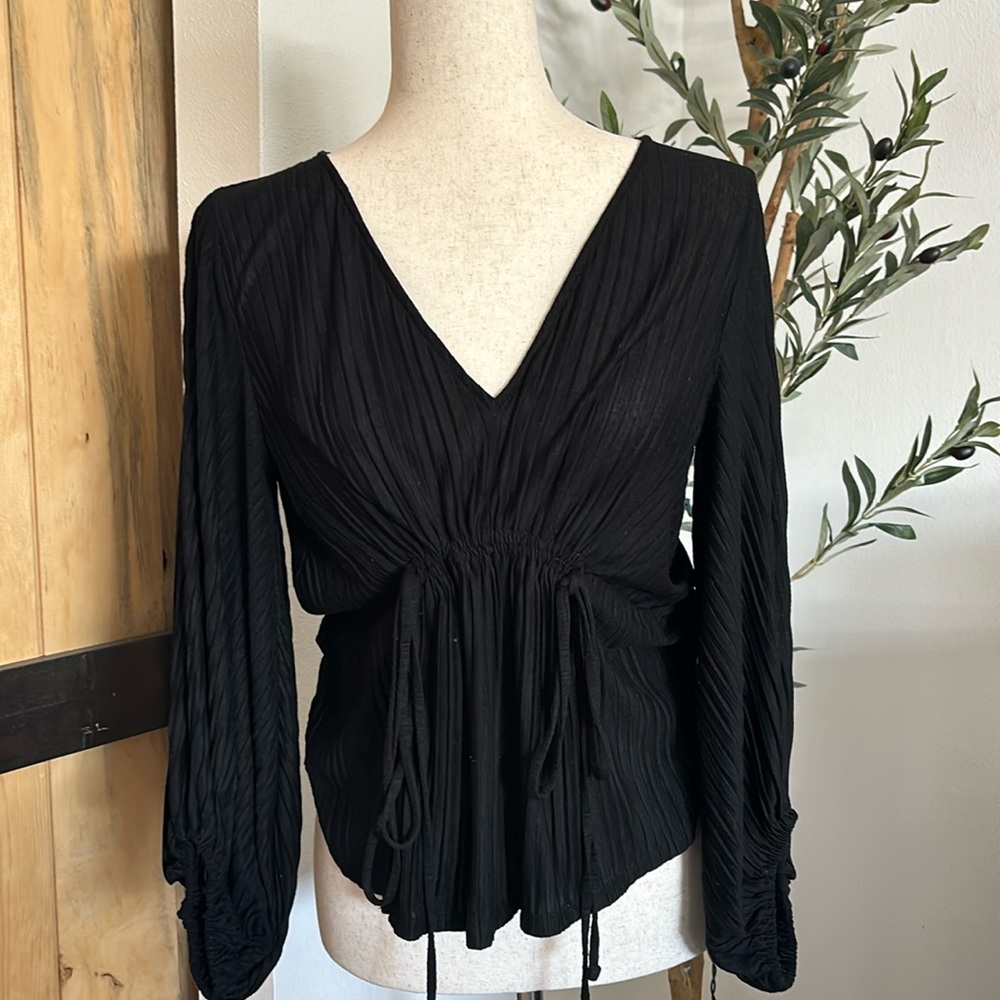 Express size small long sleeve ties in the front shirt